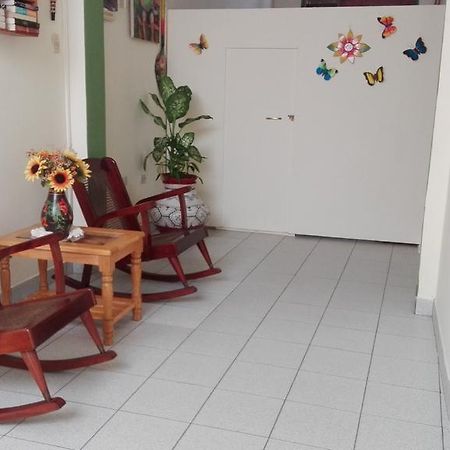 Hostal El Colibri Iquitos Exterior photo