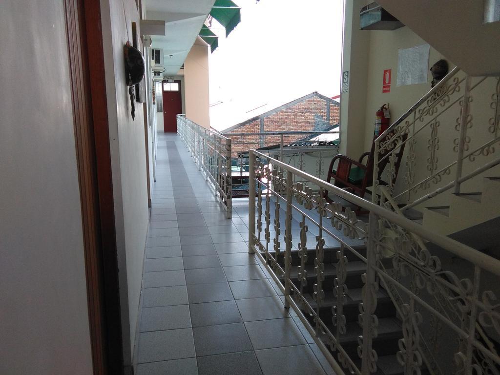 Hostal El Colibri Iquitos Exterior photo