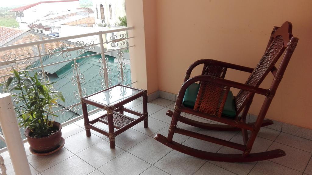 Hostal El Colibri Iquitos Exterior photo