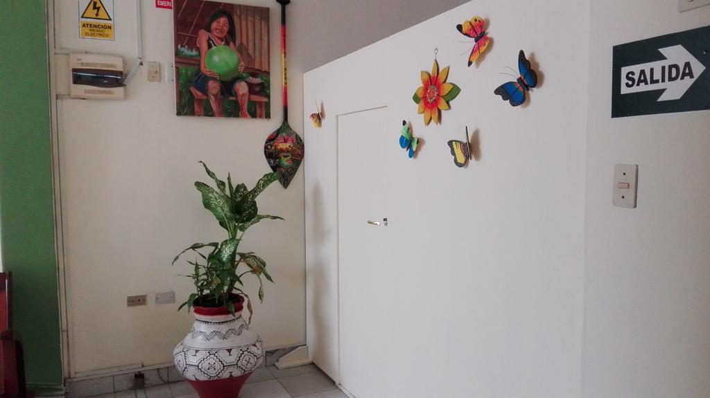 Hostal El Colibri Iquitos Exterior photo