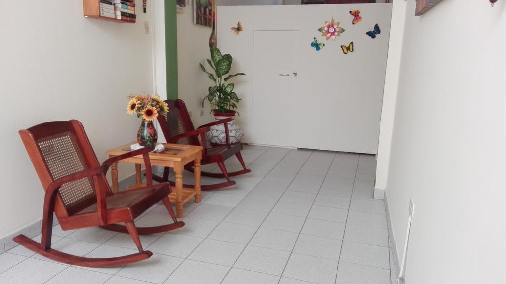 Hostal El Colibri Iquitos Exterior photo