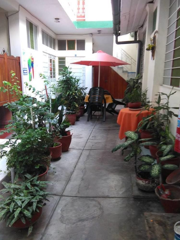 Hostal El Colibri Iquitos Exterior photo