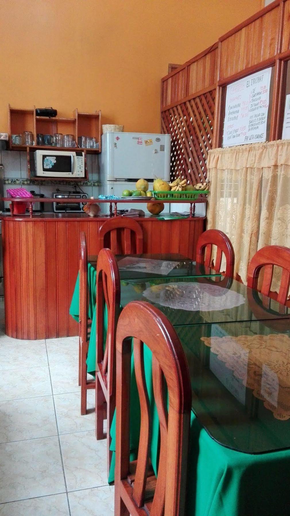 Hostal El Colibri Iquitos Exterior photo