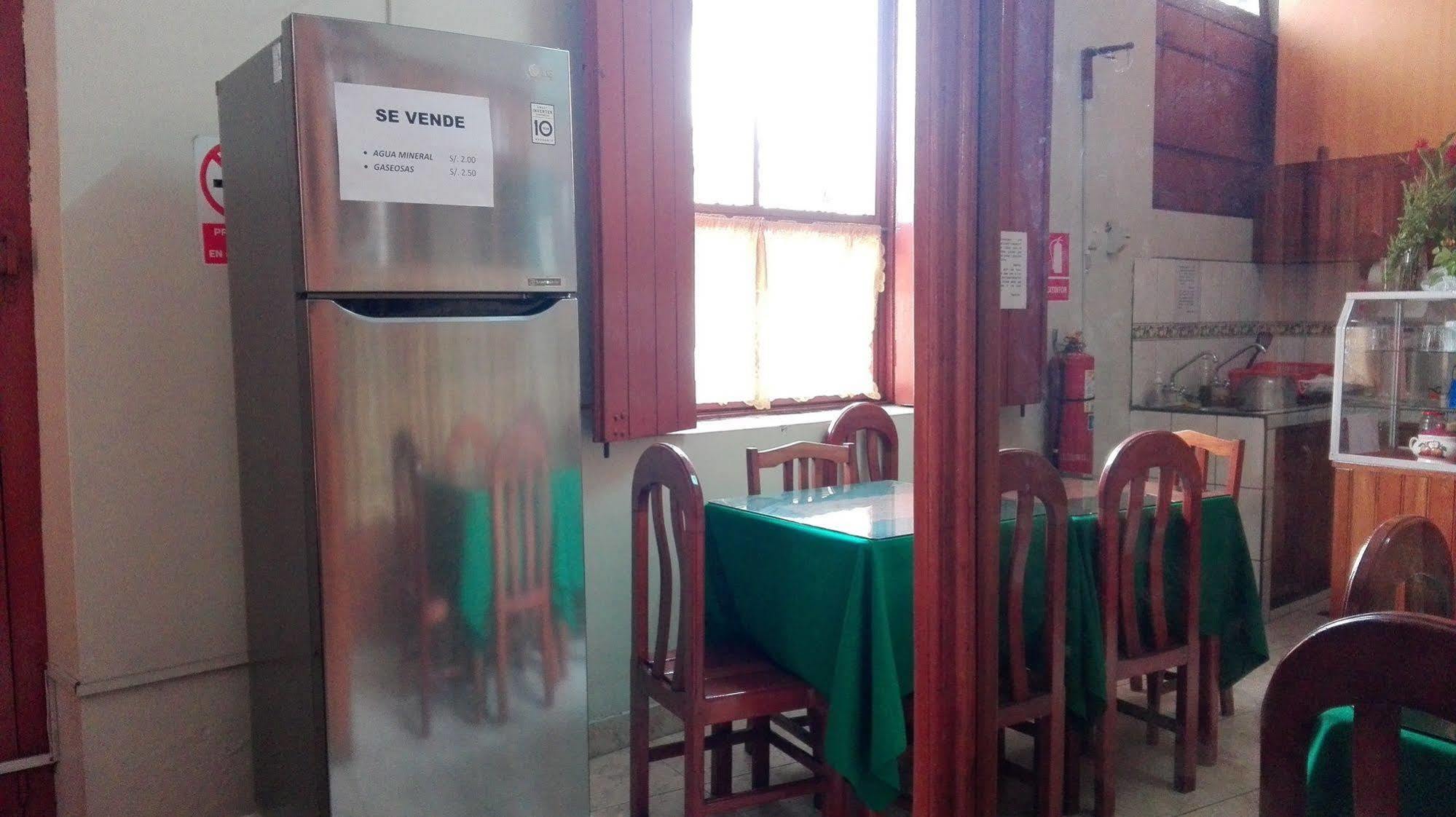 Hostal El Colibri Iquitos Exterior photo