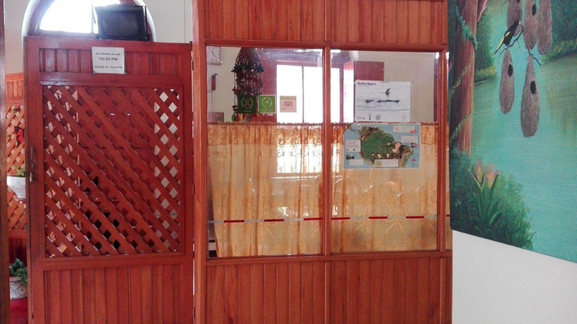 Hostal El Colibri Iquitos Exterior photo